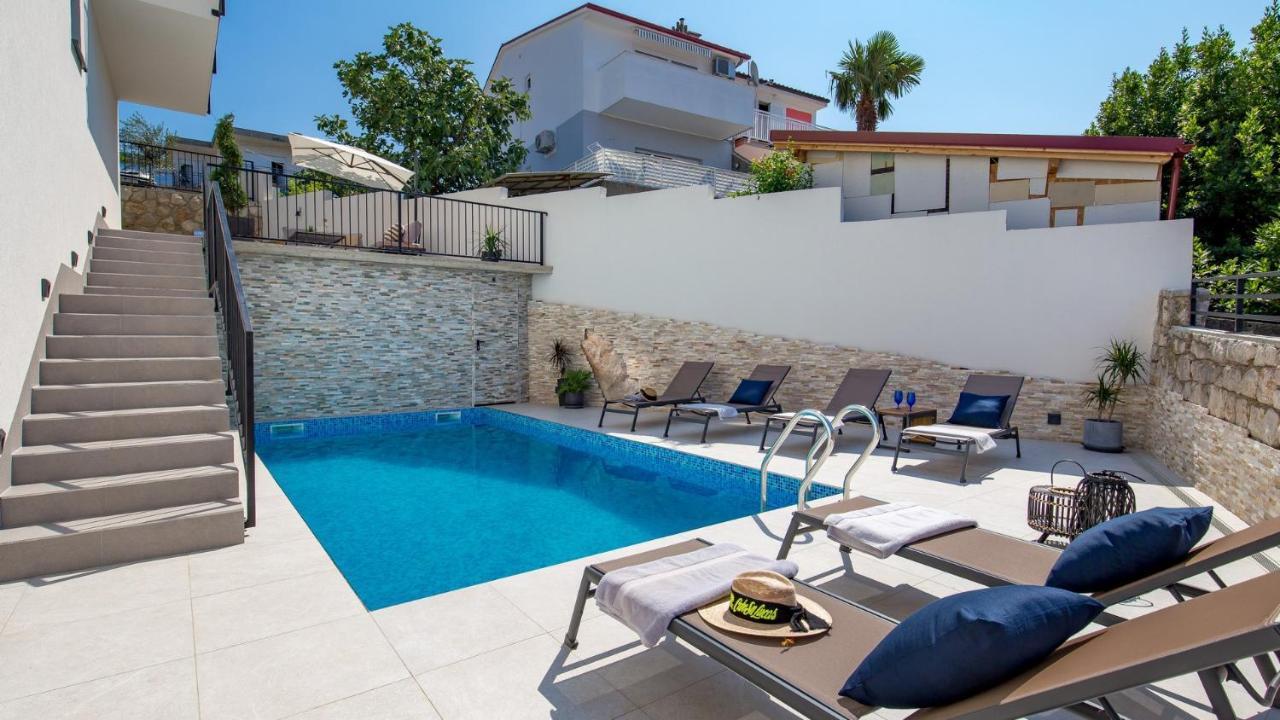 Apartments Villa Frankola With Swimming Pool Crikvenica Exteriör bild