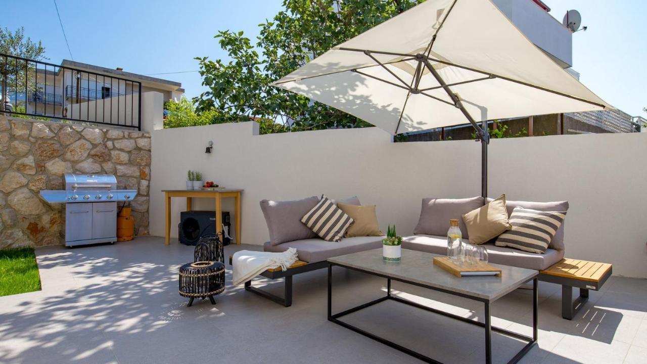 Apartments Villa Frankola With Swimming Pool Crikvenica Exteriör bild