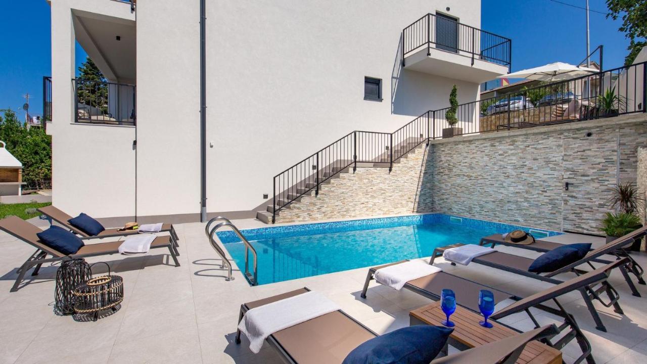 Apartments Villa Frankola With Swimming Pool Crikvenica Exteriör bild