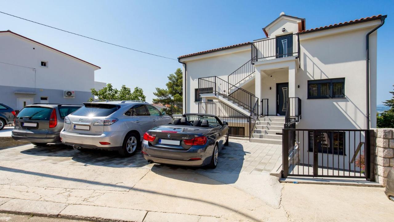 Apartments Villa Frankola With Swimming Pool Crikvenica Exteriör bild