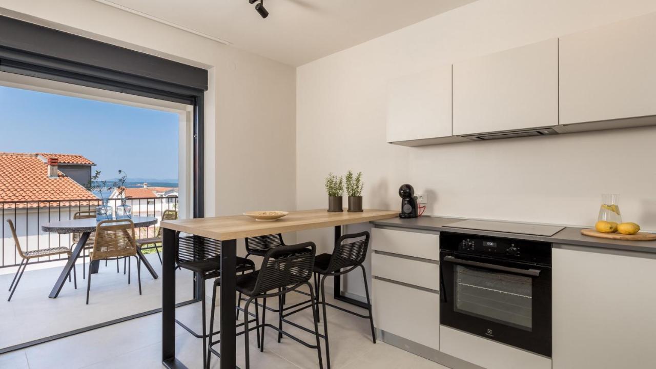 Apartments Villa Frankola With Swimming Pool Crikvenica Exteriör bild