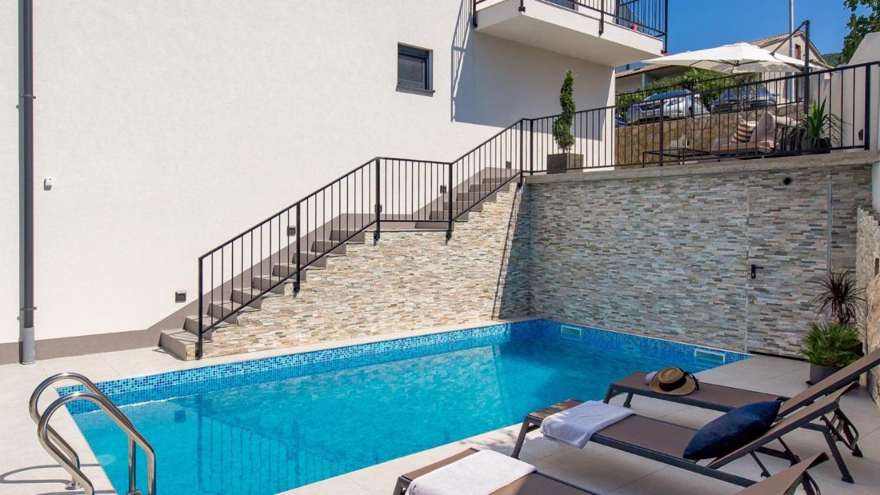 Apartments Villa Frankola With Swimming Pool Crikvenica Exteriör bild