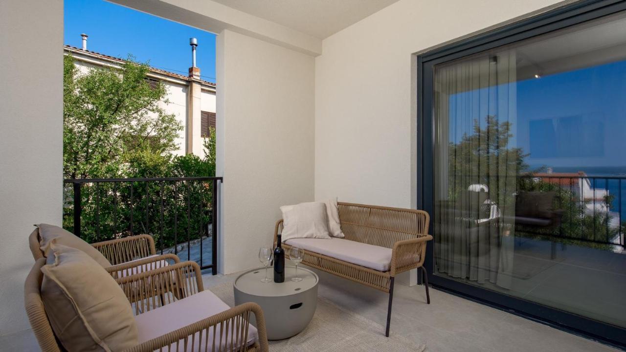 Apartments Villa Frankola With Swimming Pool Crikvenica Exteriör bild
