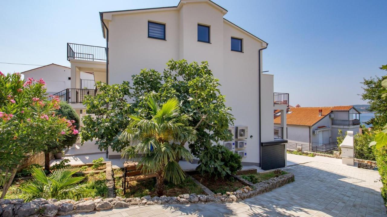 Apartments Villa Frankola With Swimming Pool Crikvenica Exteriör bild