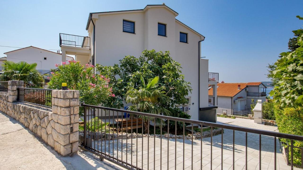 Apartments Villa Frankola With Swimming Pool Crikvenica Exteriör bild